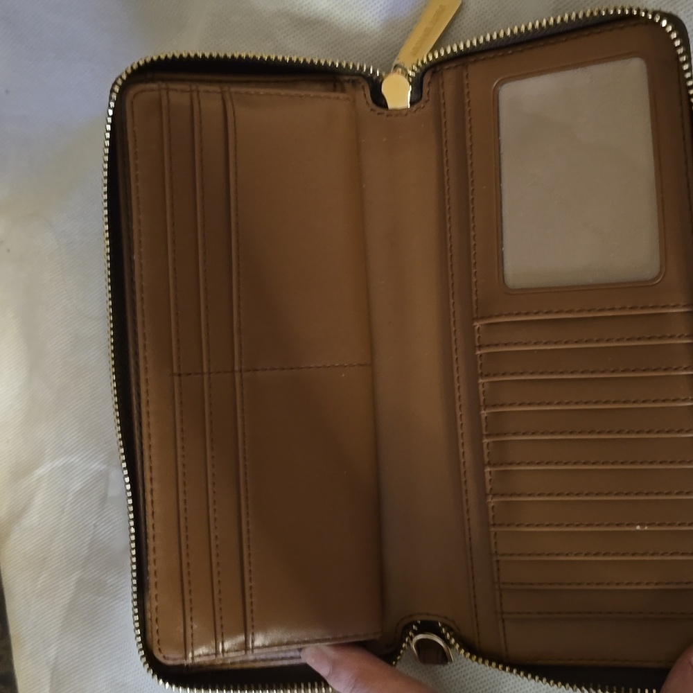 Michael Kors Large Kenly Tote and Wallet - Picture 6 of 6